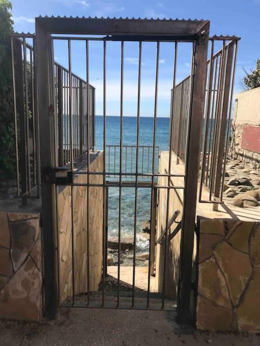 Les Pieds Dans L'Eau Apartment La Seyne-sur-Mer Exterior photo
